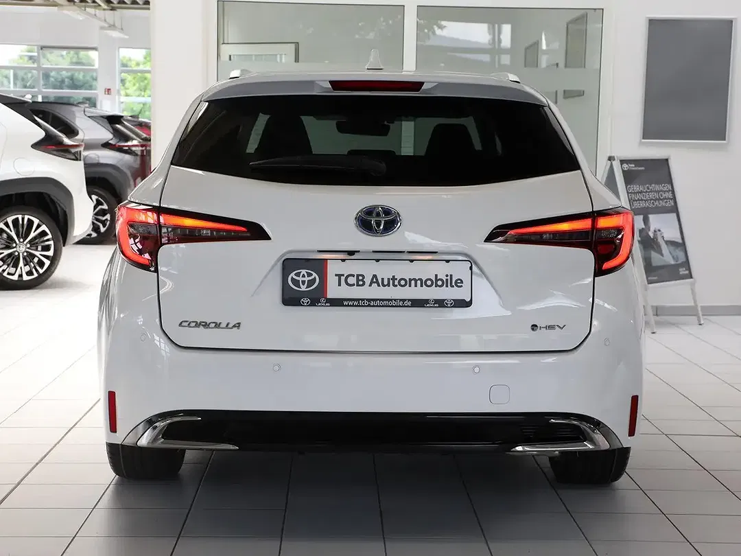 Toyota Corolla - Thumbnail 4