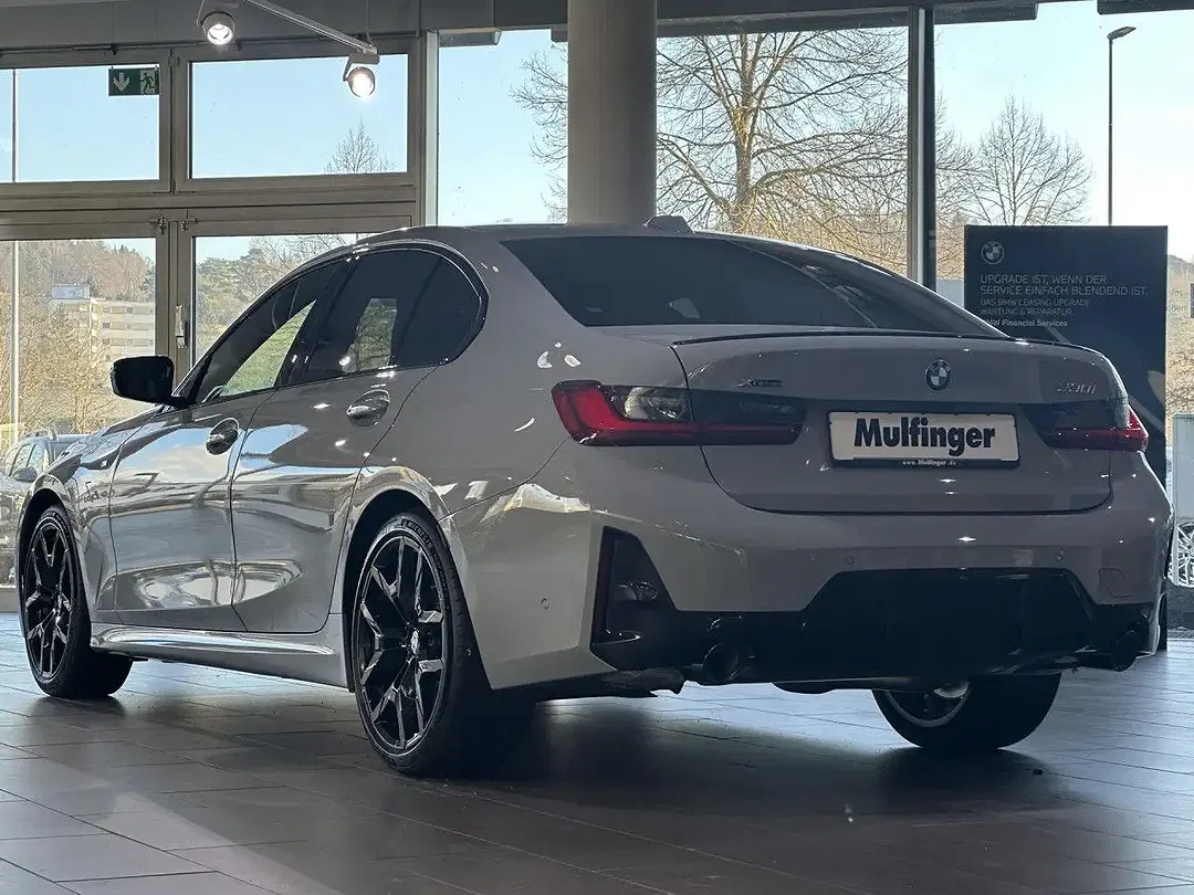 BMW 330 - Thumbnail 9
