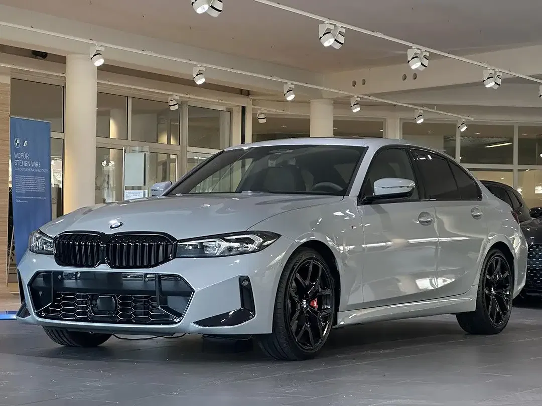 BMW 330 - Thumbnail 3