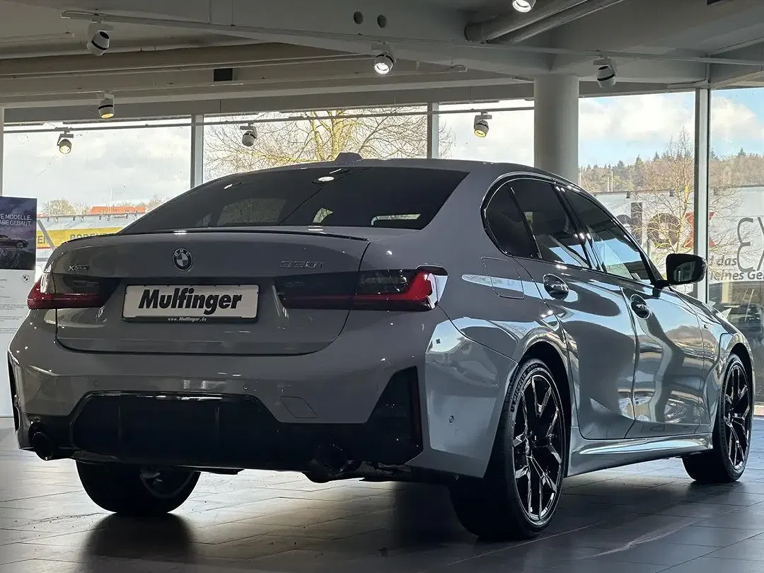 BMW 330 - Thumbnail 6