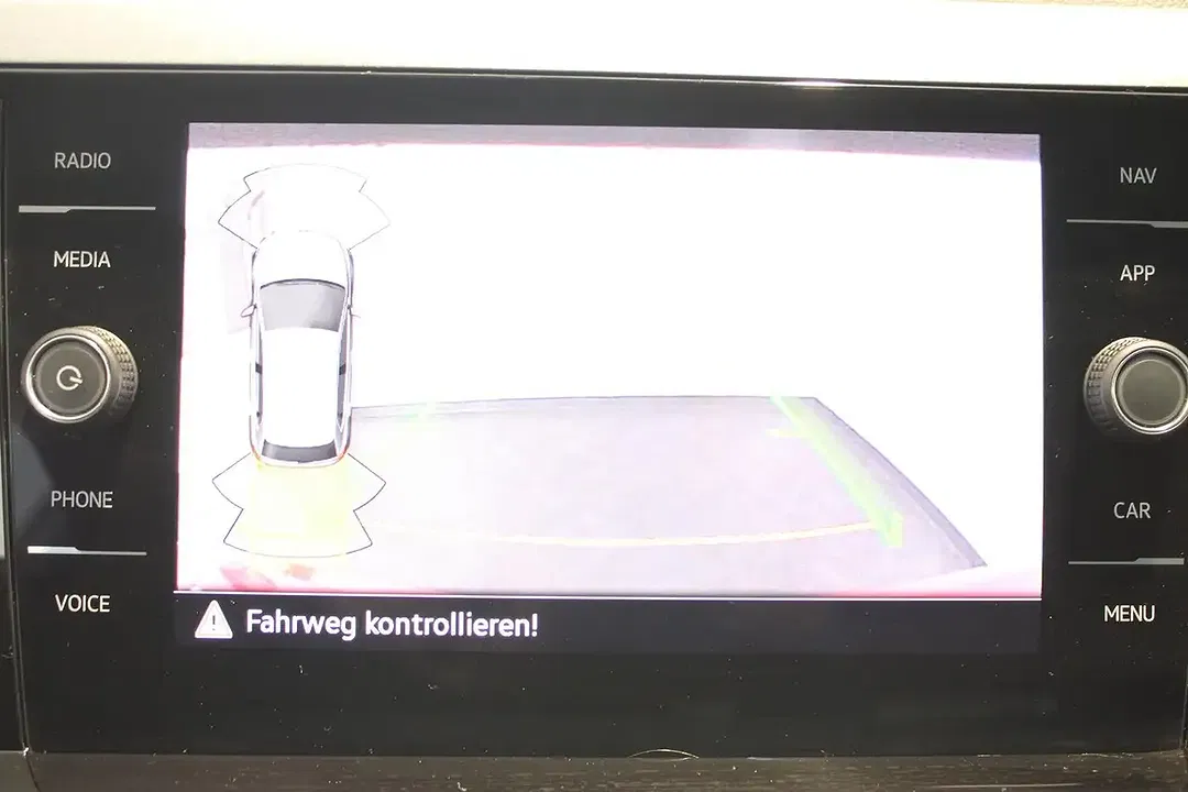 Volkswagen Polo - Thumbnail 12
