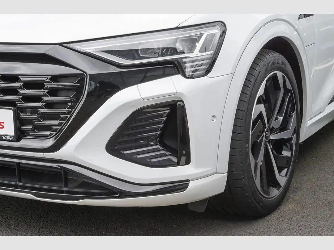 Audi Q8 - Thumbnail 5