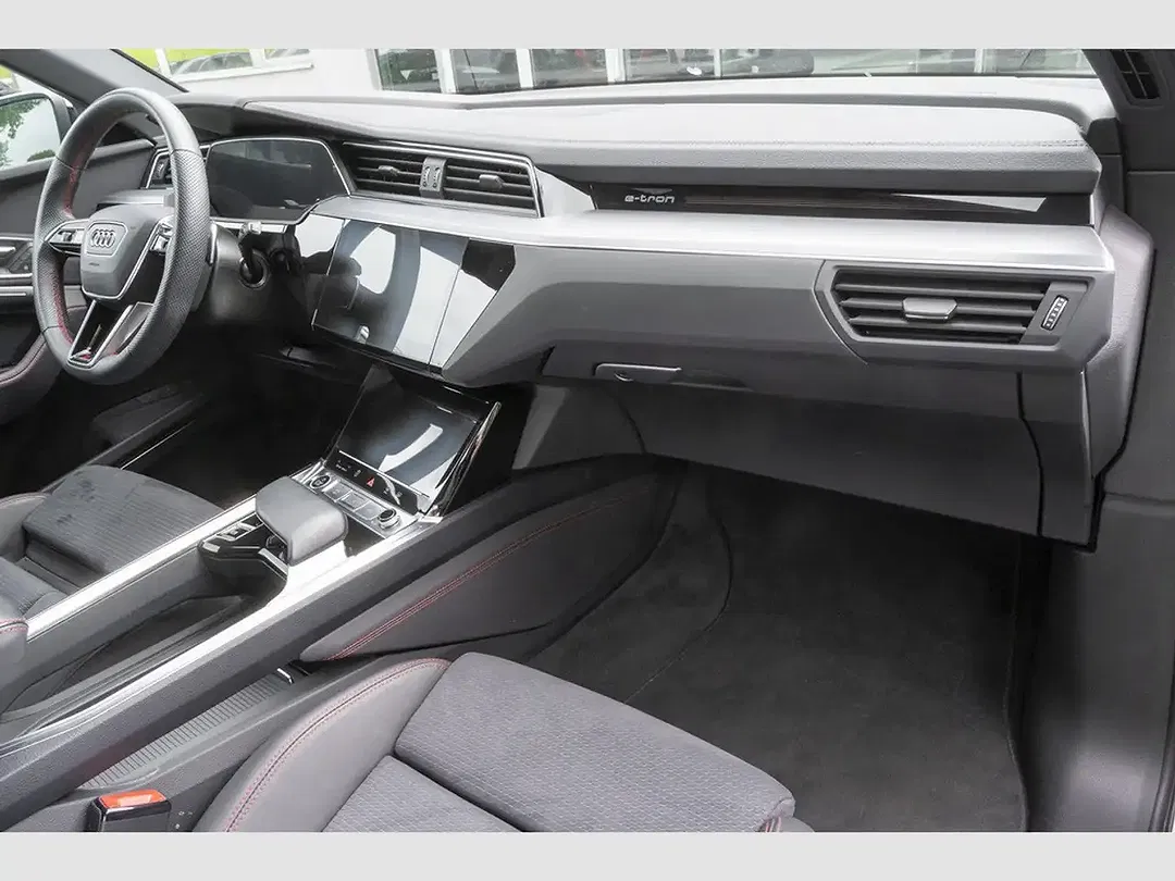 Audi Q8 - Thumbnail 8