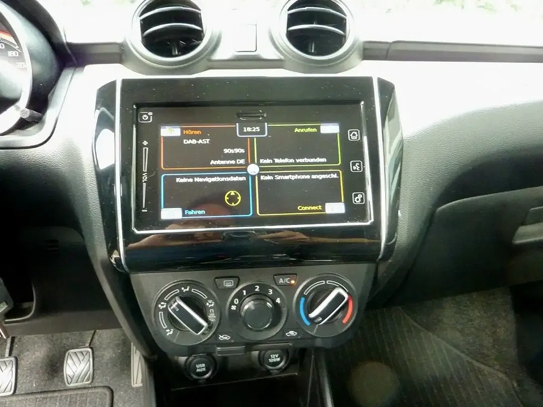 Suzuki Swift - Thumbnail 10