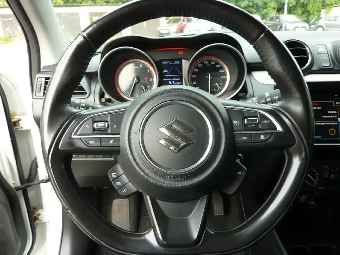 Suzuki Swift - Thumbnail 12
