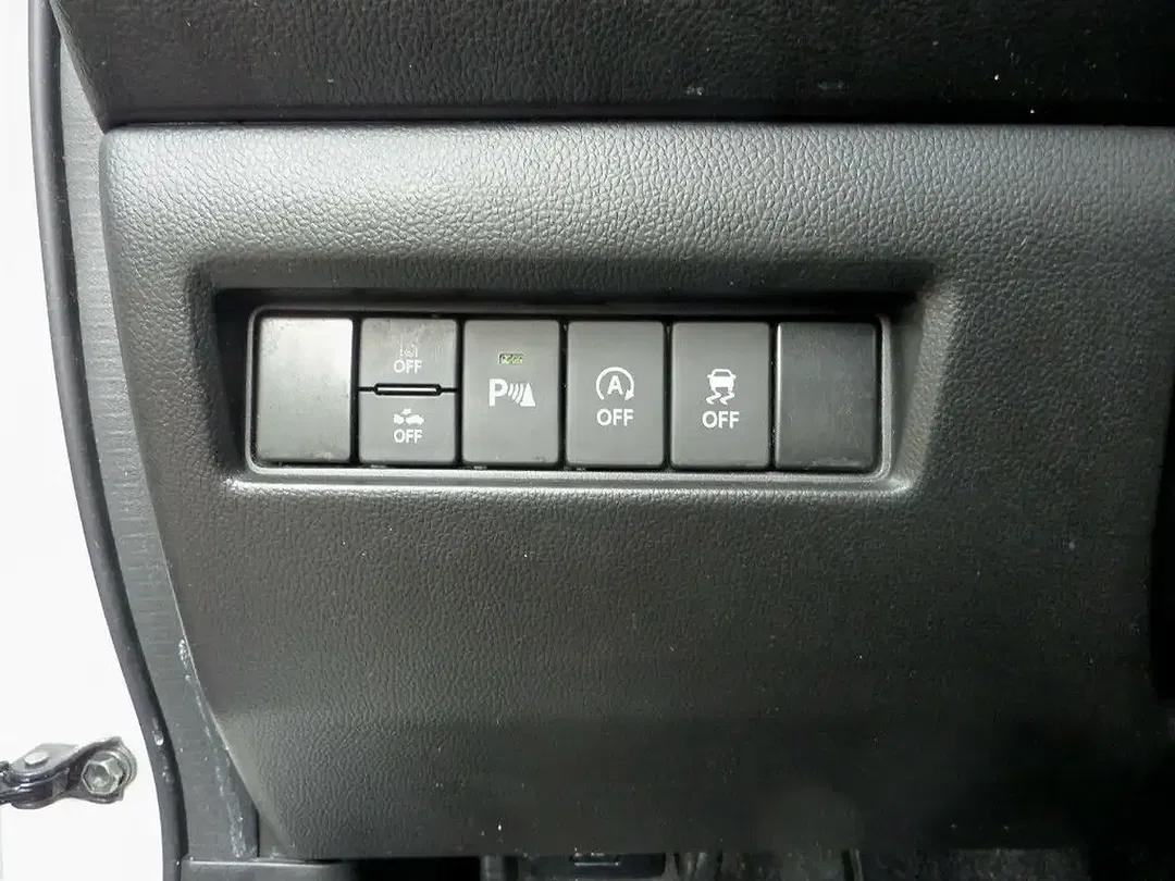 Suzuki Swift - Thumbnail 13