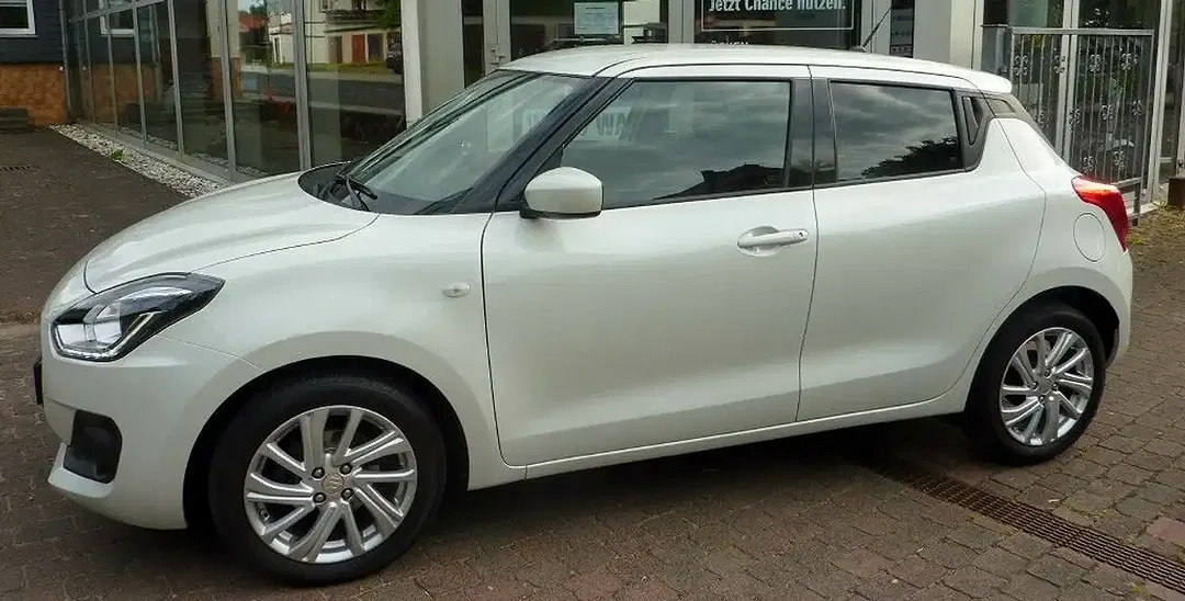 Suzuki Swift - Thumbnail 2
