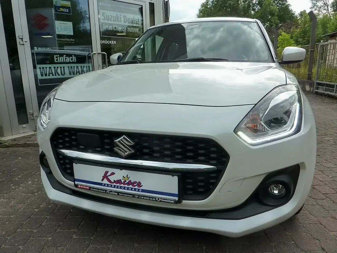 Suzuki Swift - Thumbnail 3
