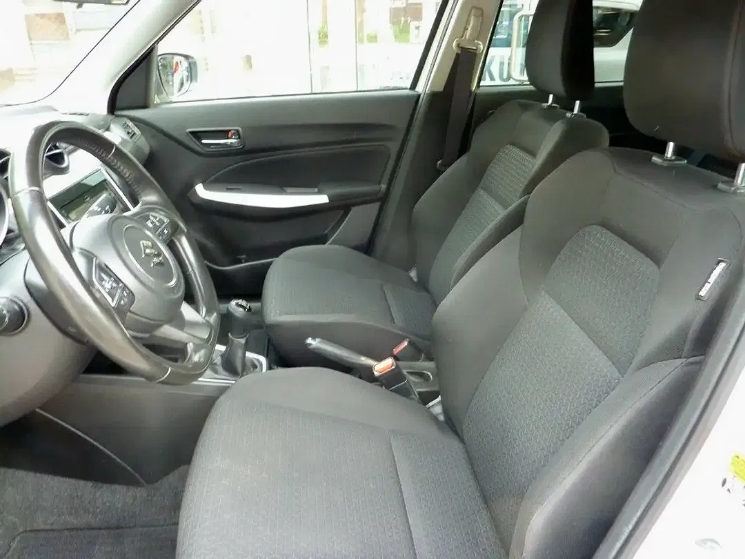 Suzuki Swift - Thumbnail 5