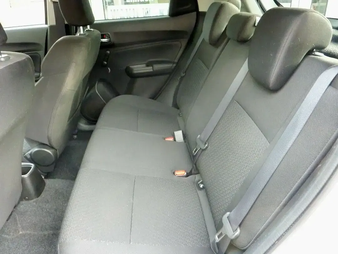 Suzuki Swift - Thumbnail 6