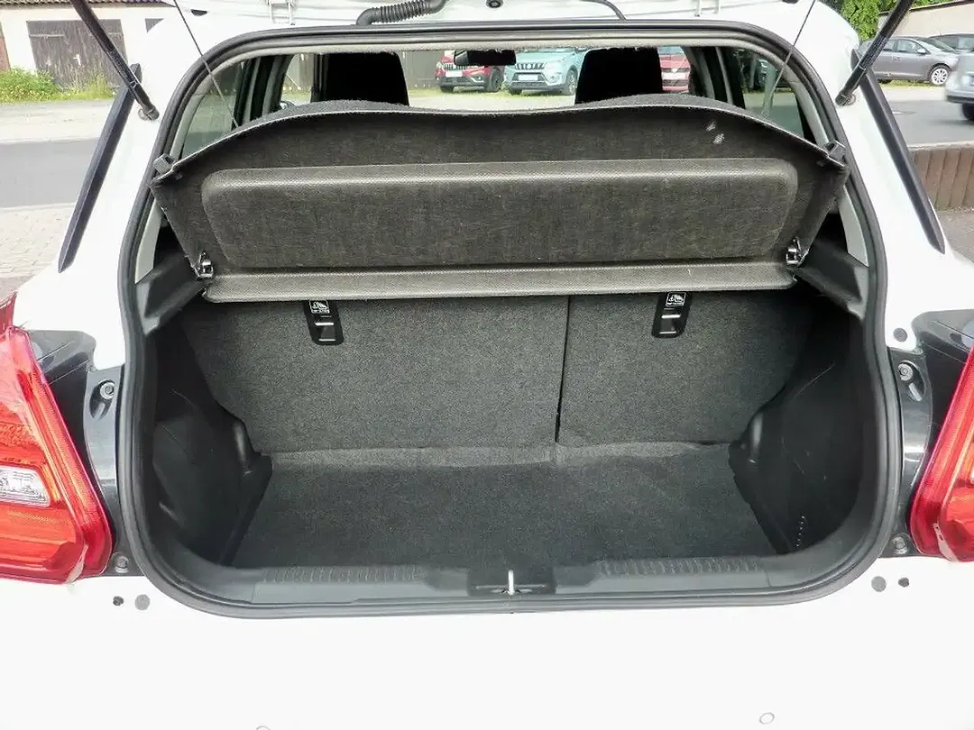 Suzuki Swift - Thumbnail 7