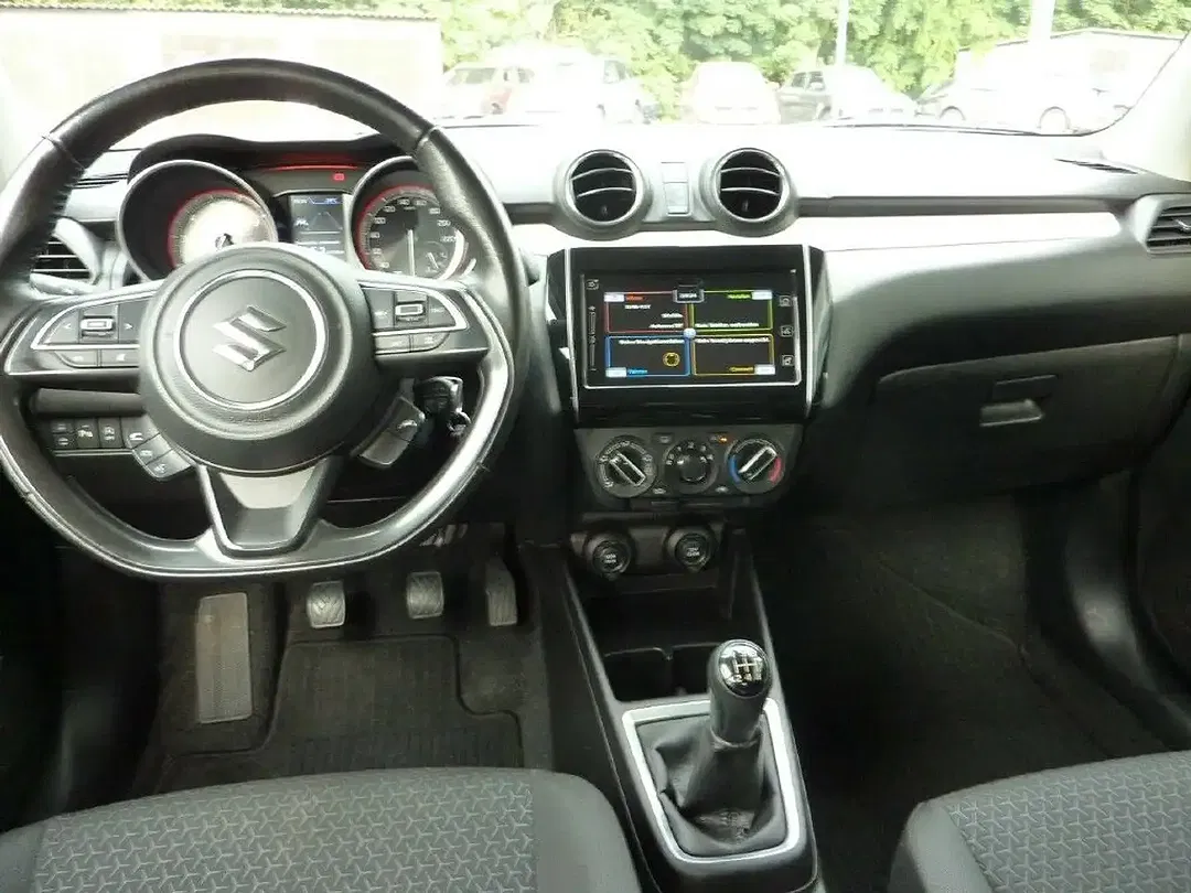 Suzuki Swift - Thumbnail 8