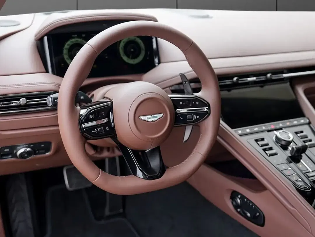 Aston Martin DB12 - Thumbnail 11