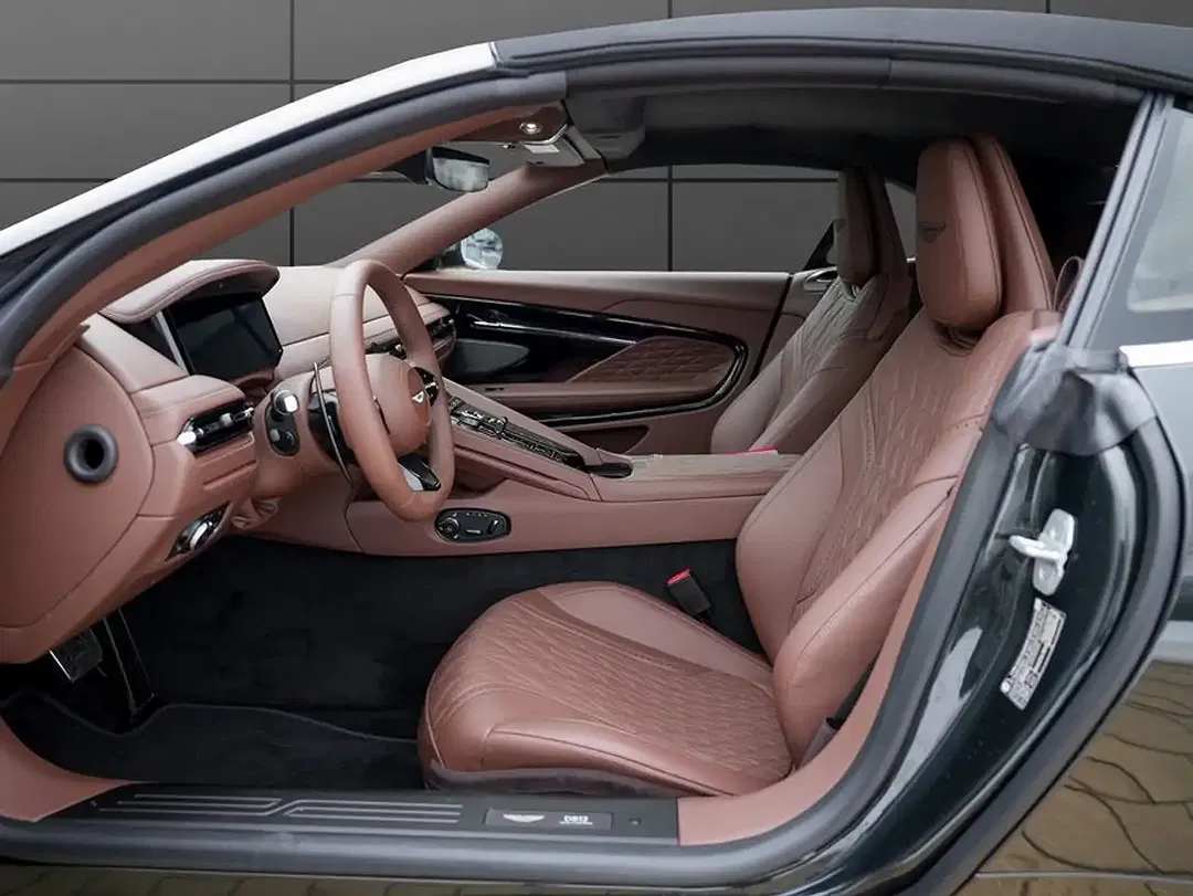Aston Martin DB12 - Thumbnail 12