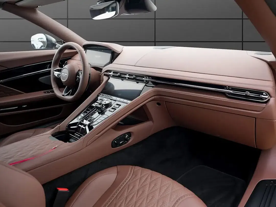 Aston Martin DB12 - Thumbnail 14