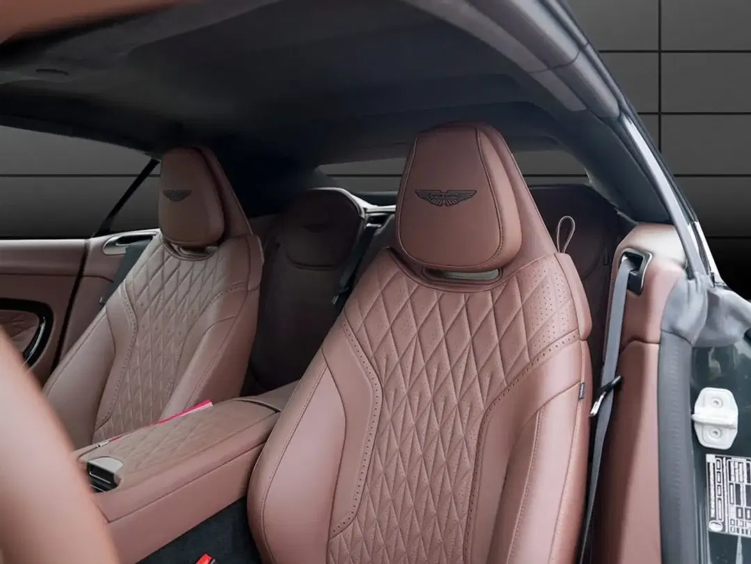 Aston Martin DB12 - Thumbnail 15