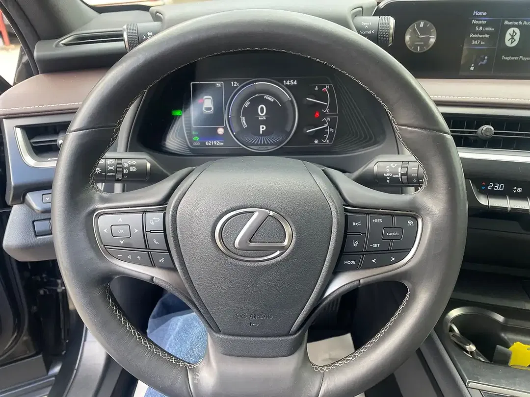 Lexus UX 250h - Thumbnail 14