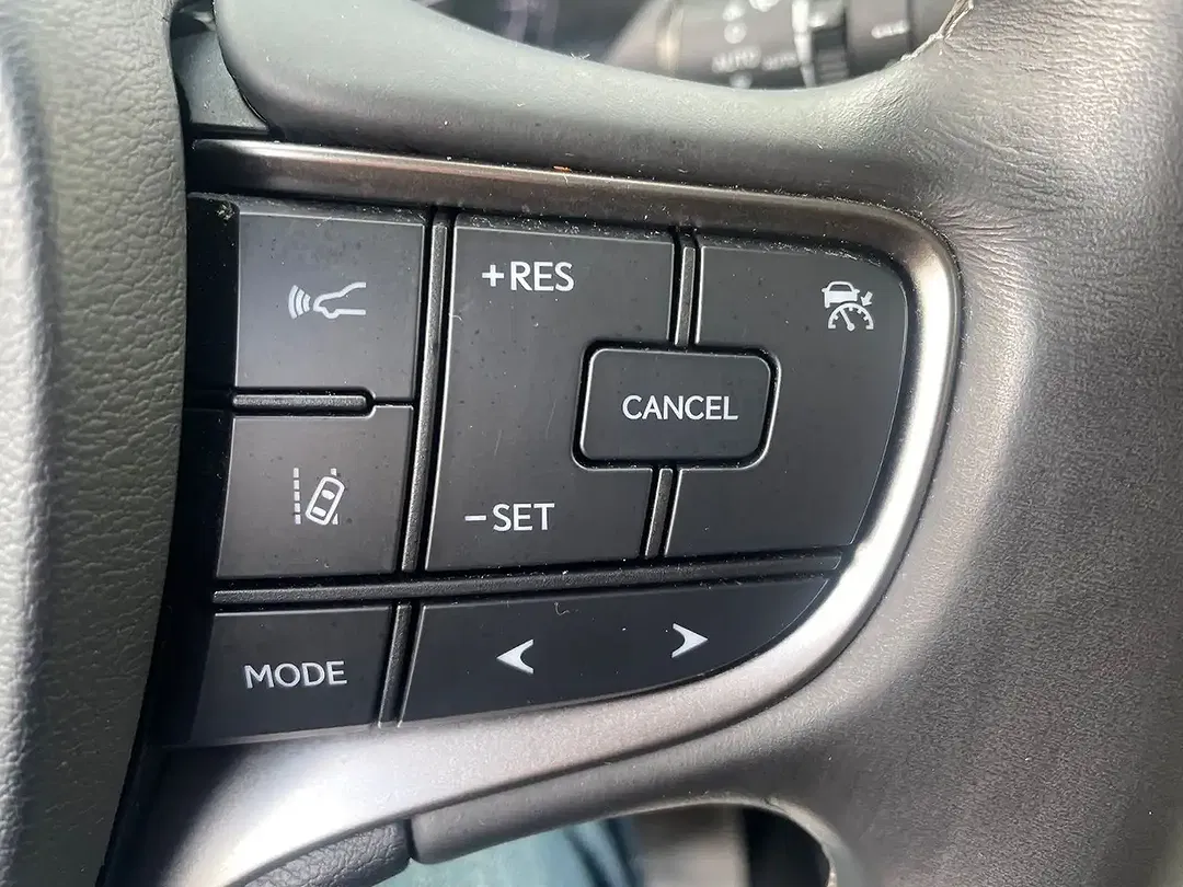 Lexus UX 250h - Thumbnail 19