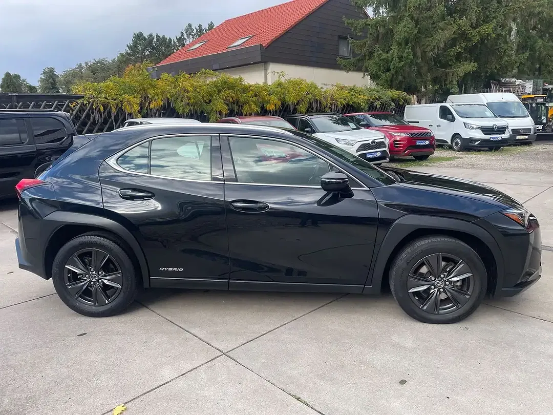 Lexus UX 250h - Thumbnail 2