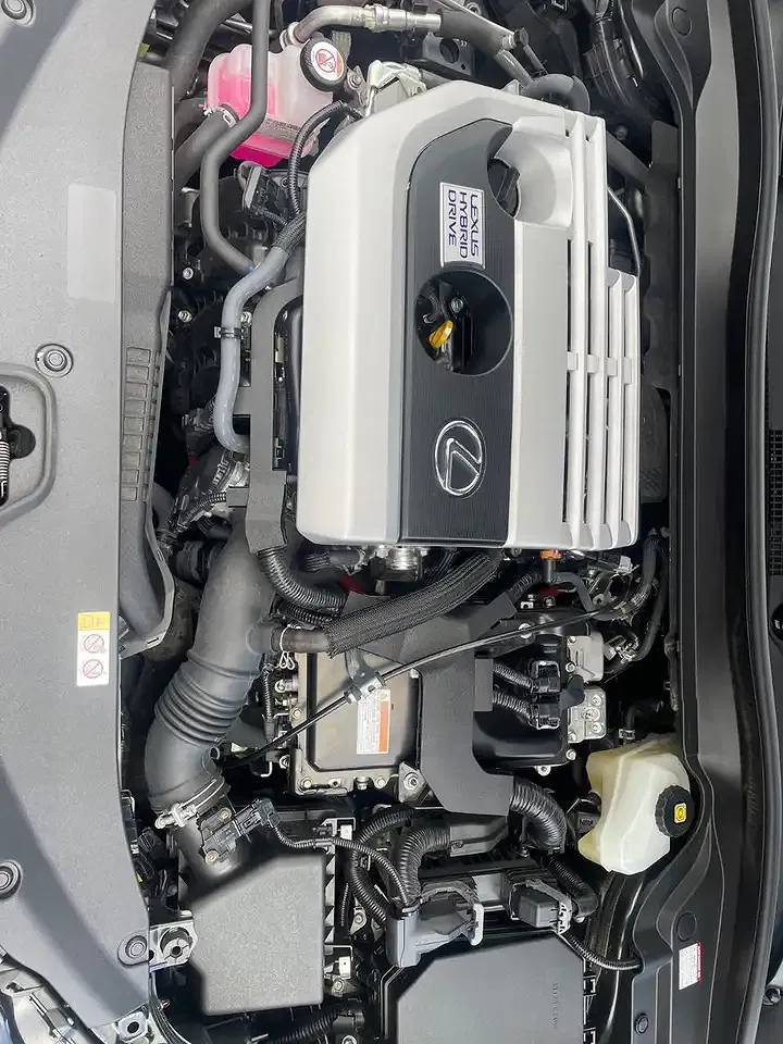 Lexus UX 250h - Thumbnail 33