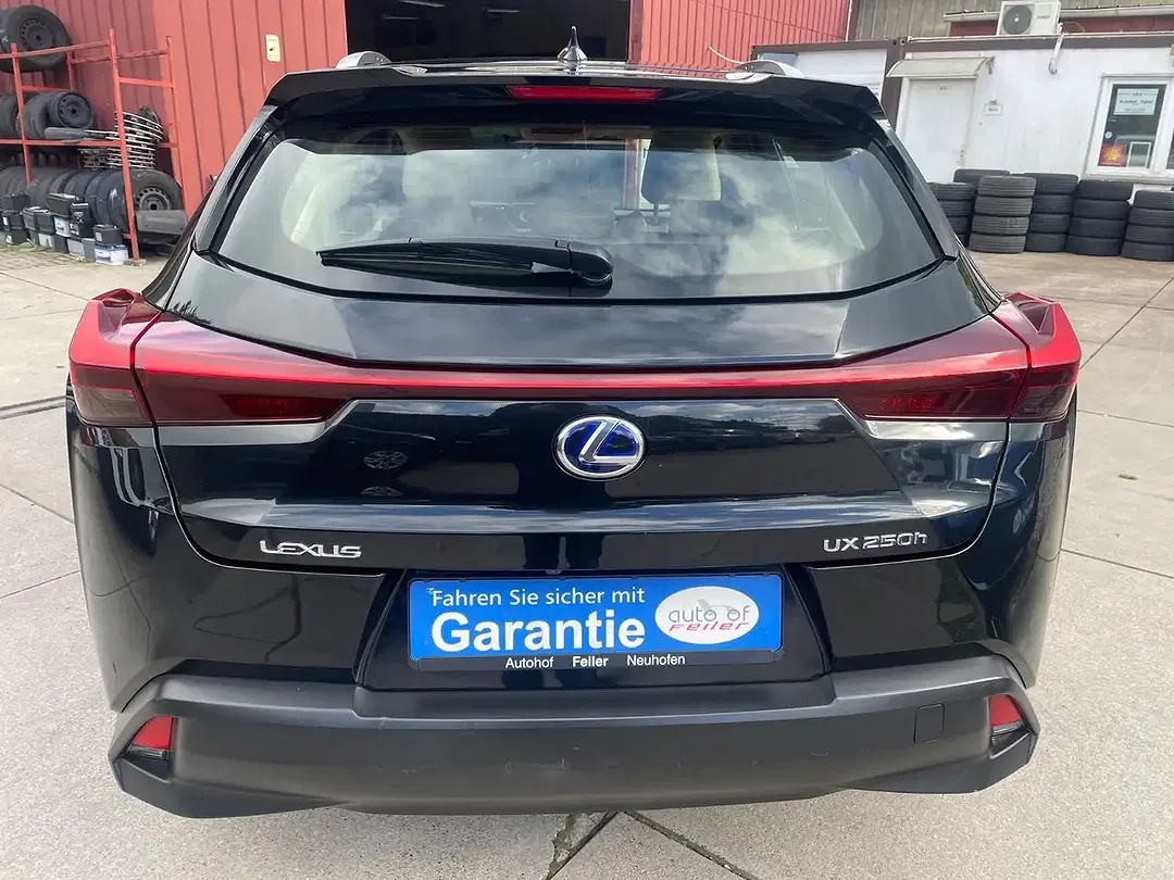 Lexus UX 250h - Thumbnail 4