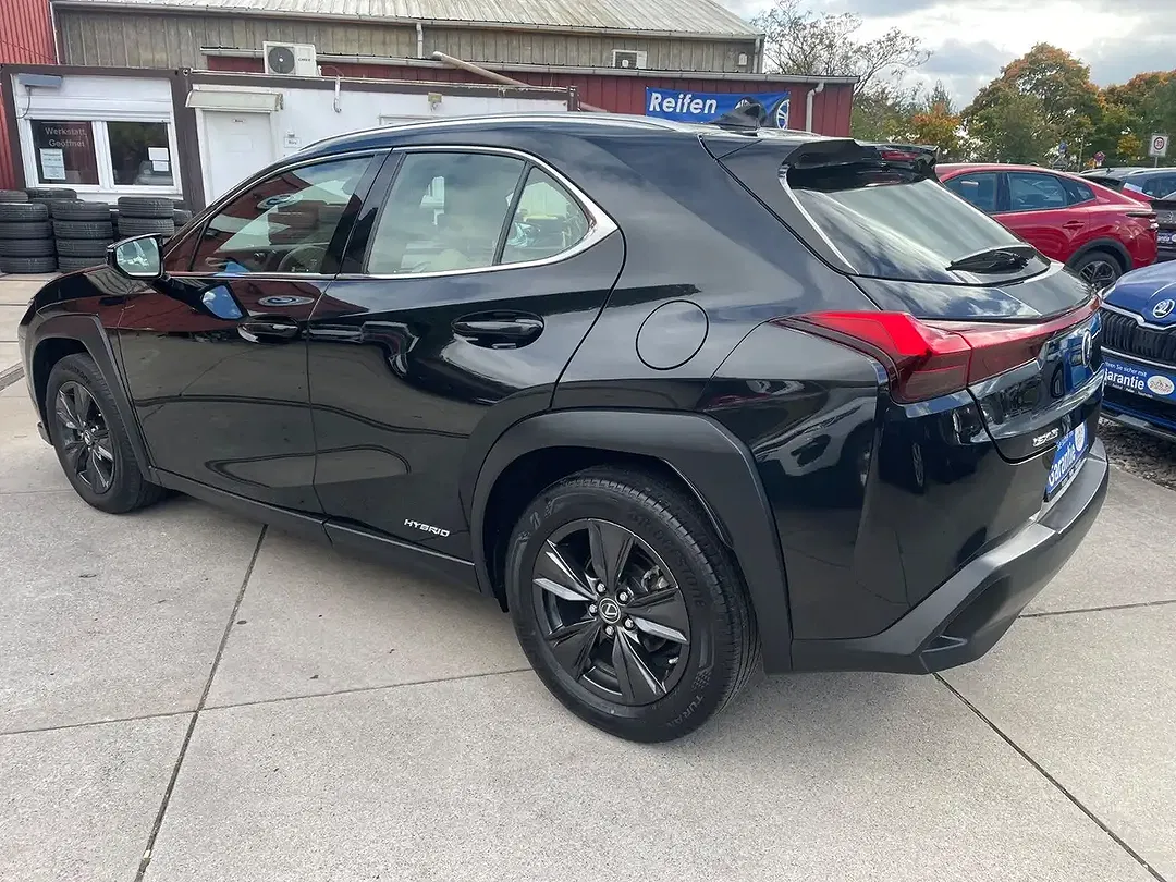Lexus UX 250h - Thumbnail 5