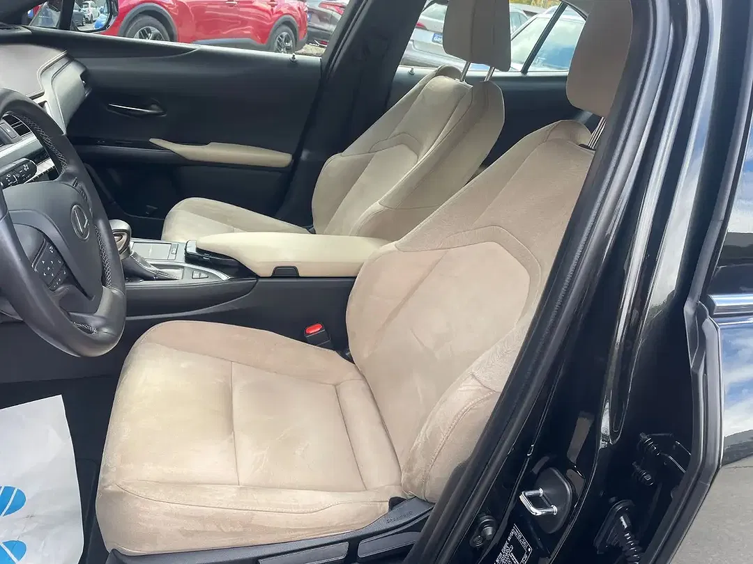 Lexus UX 250h - Thumbnail 9