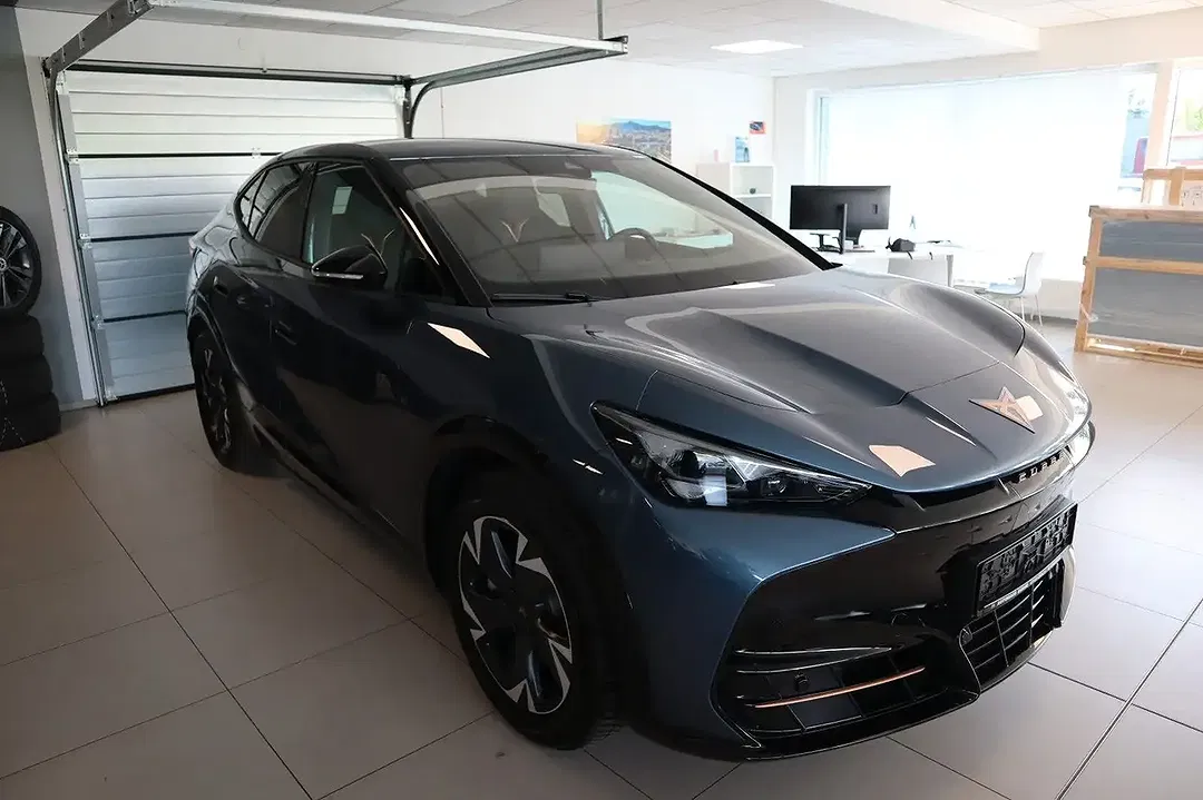 CUPRA Tavascan - Thumbnail 3