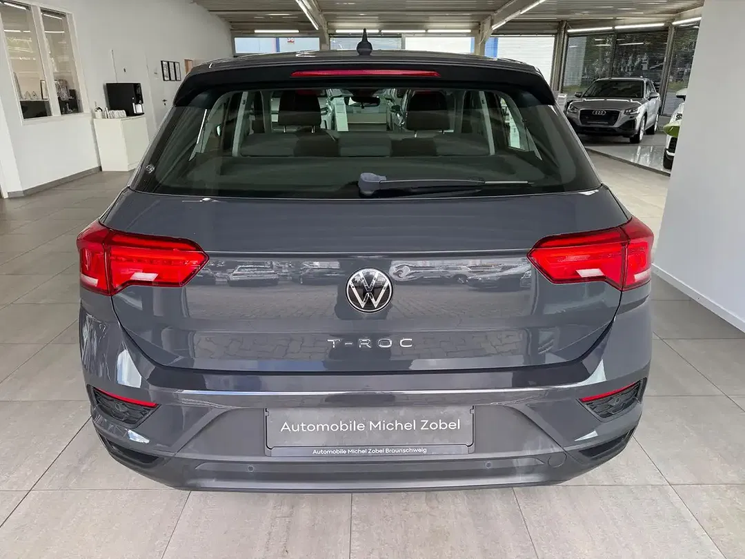 Volkswagen T-Roc - Thumbnail 15