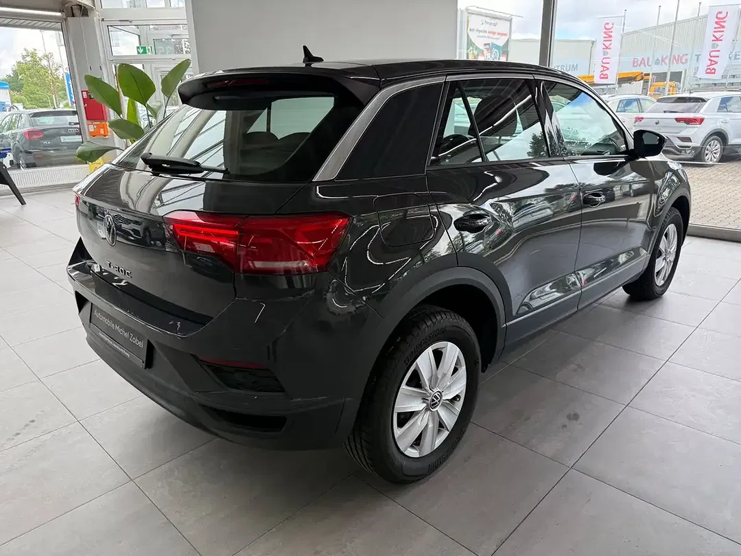 Volkswagen T-Roc - Thumbnail 3
