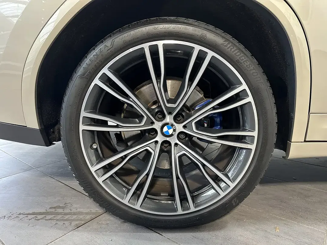 BMW X4 M - Thumbnail 2