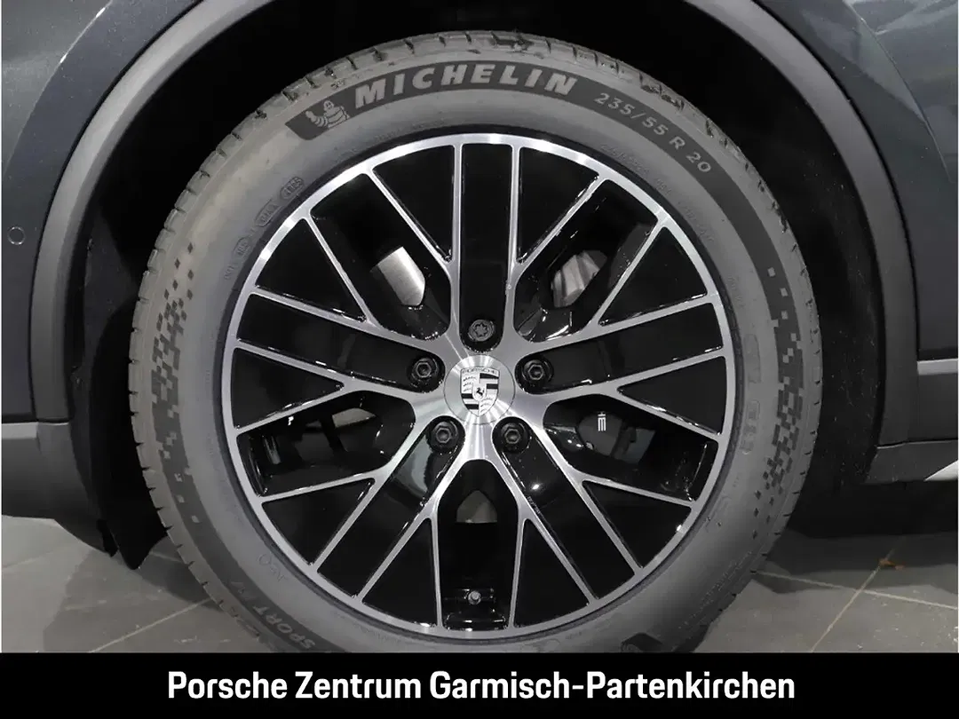 Porsche Macan - Thumbnail 6