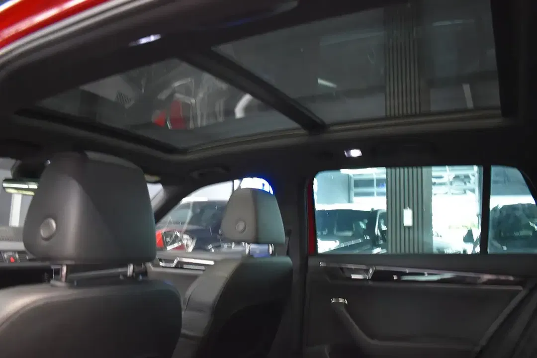 Skoda Superb - Thumbnail 4