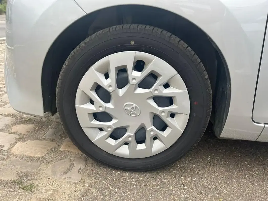 Toyota Aygo - Thumbnail 3