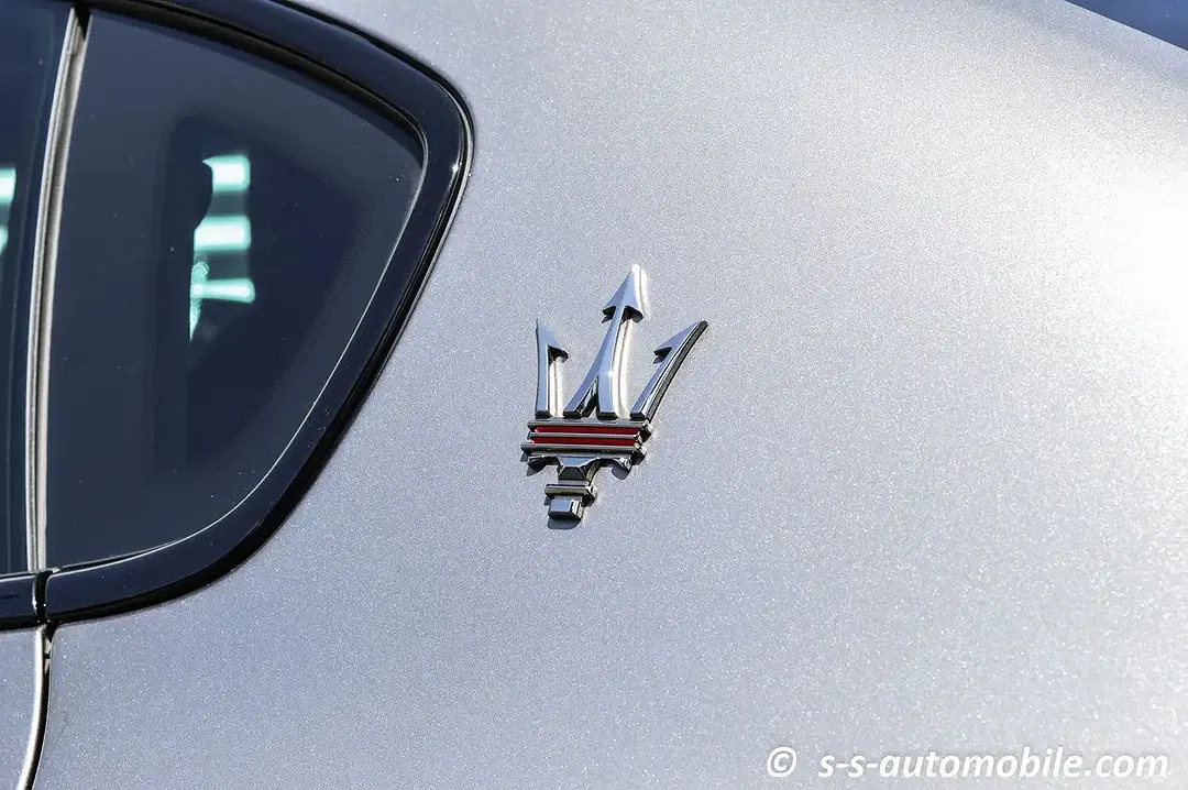 Maserati Quattroporte - Thumbnail 12