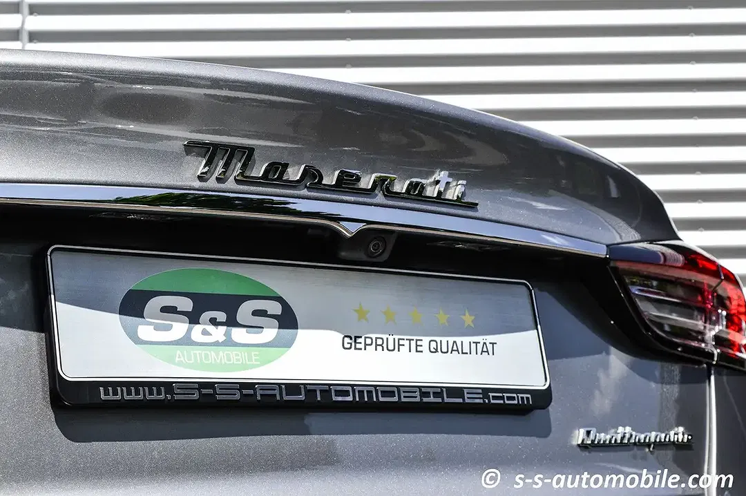 Maserati Quattroporte - Thumbnail 14