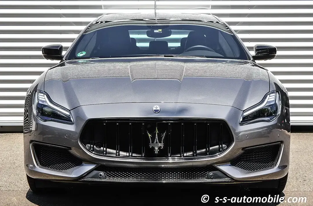 Maserati Quattroporte - Thumbnail 3