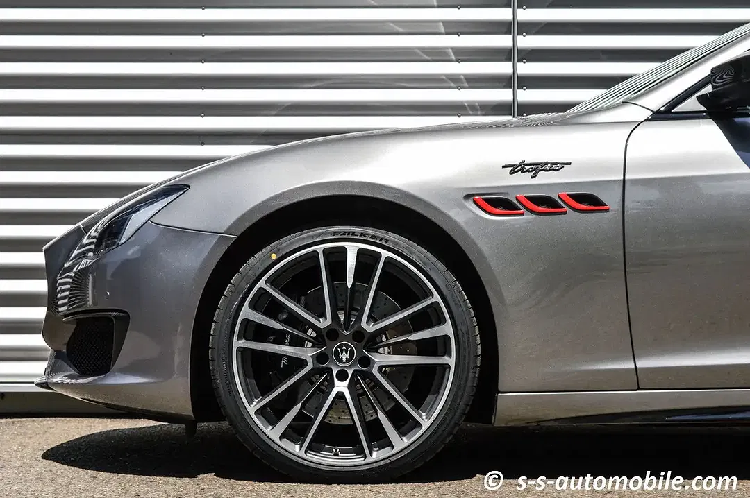 Maserati Quattroporte - Thumbnail 9