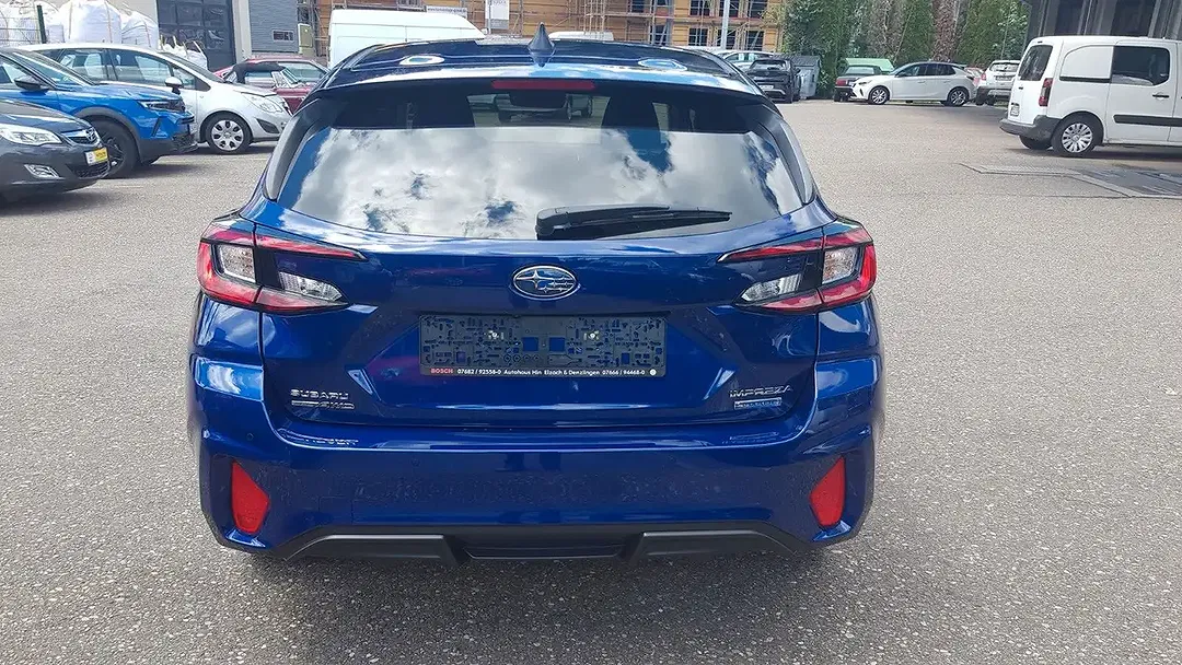 Subaru Impreza - Thumbnail 7