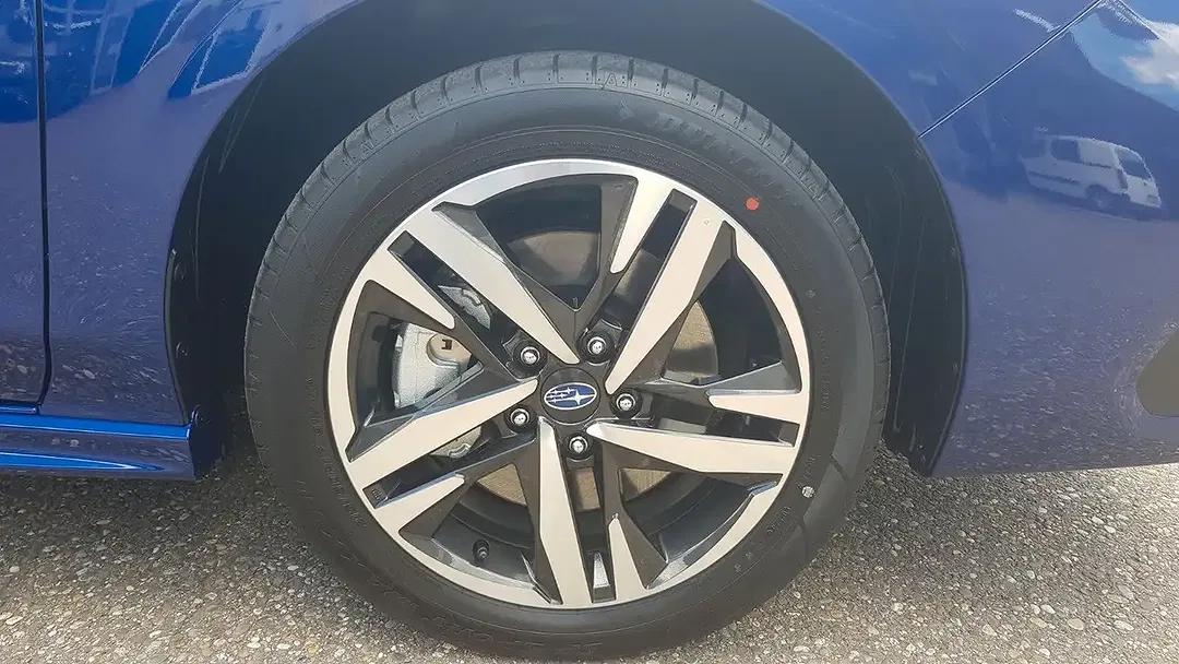 Subaru Impreza - Thumbnail 9