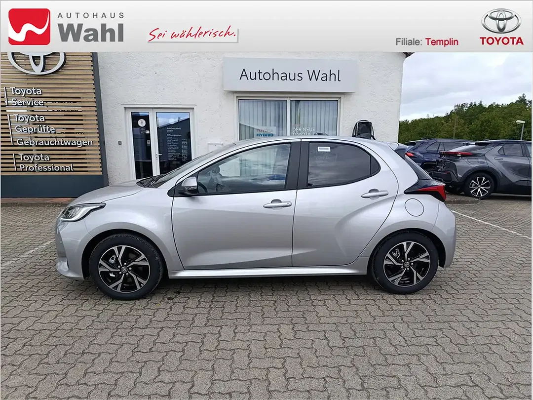 Toyota Yaris - Thumbnail 3