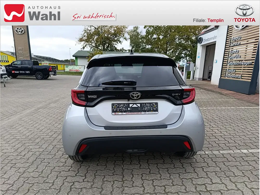 Toyota Yaris - Thumbnail 4