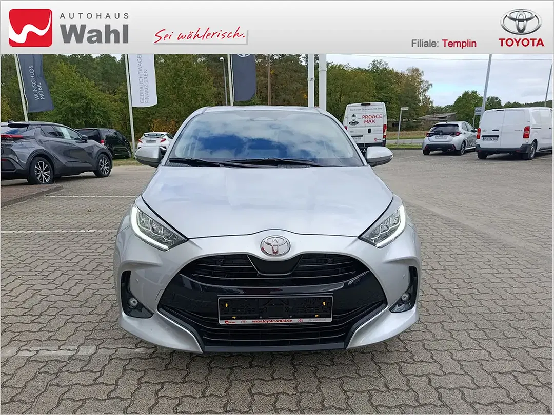 Toyota Yaris - Thumbnail 5