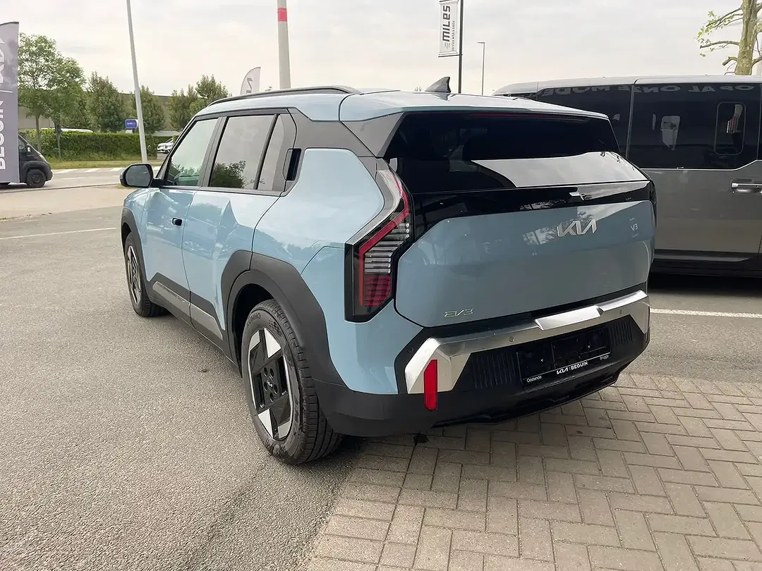 Kia EV3 - Thumbnail 3