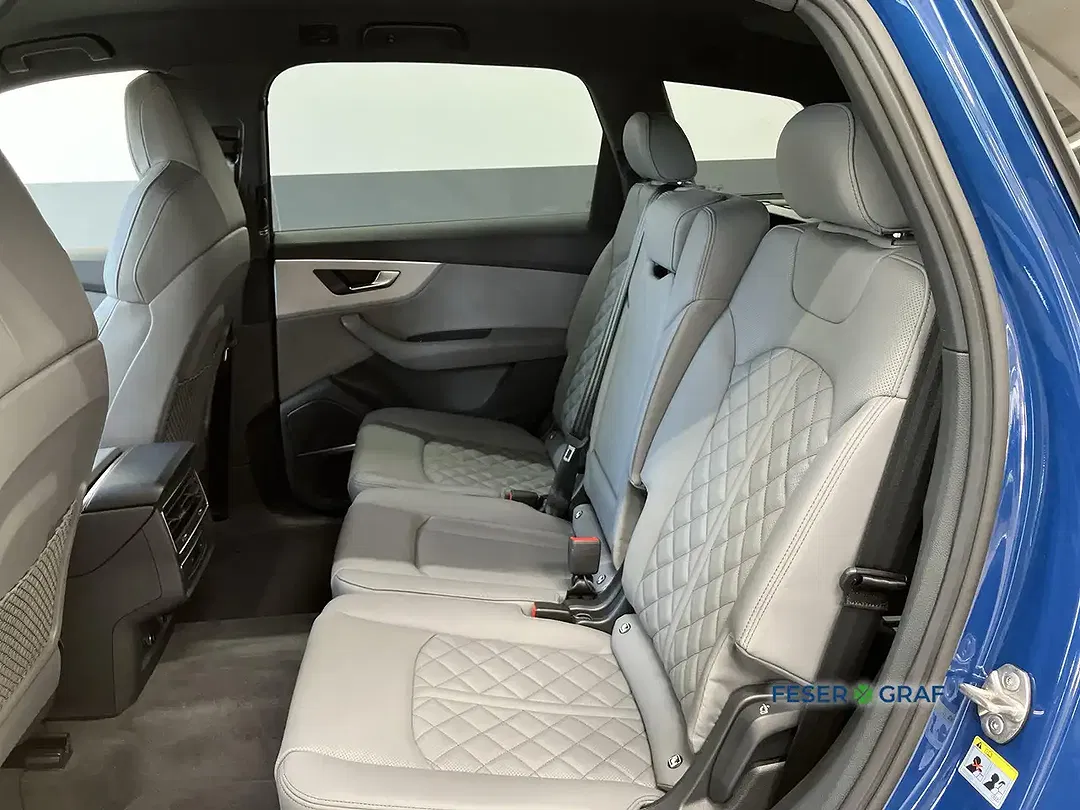 Audi Q7 - Thumbnail 12