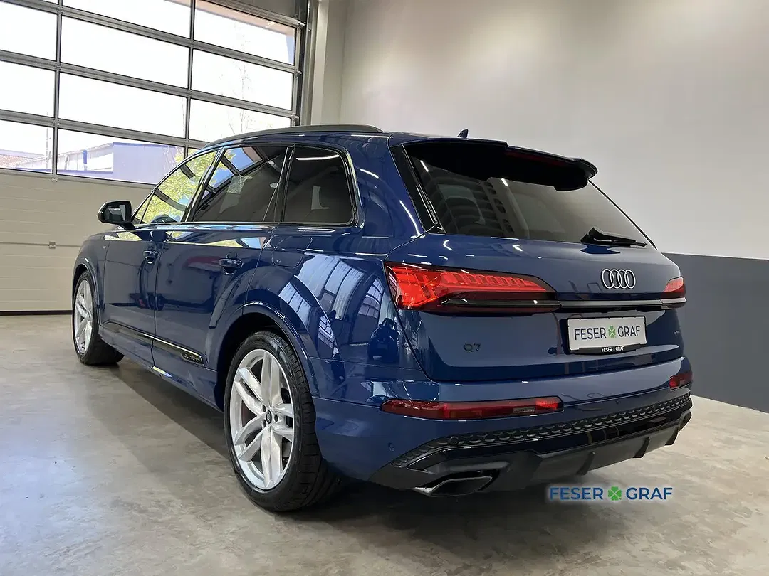 Audi Q7 - Thumbnail 9