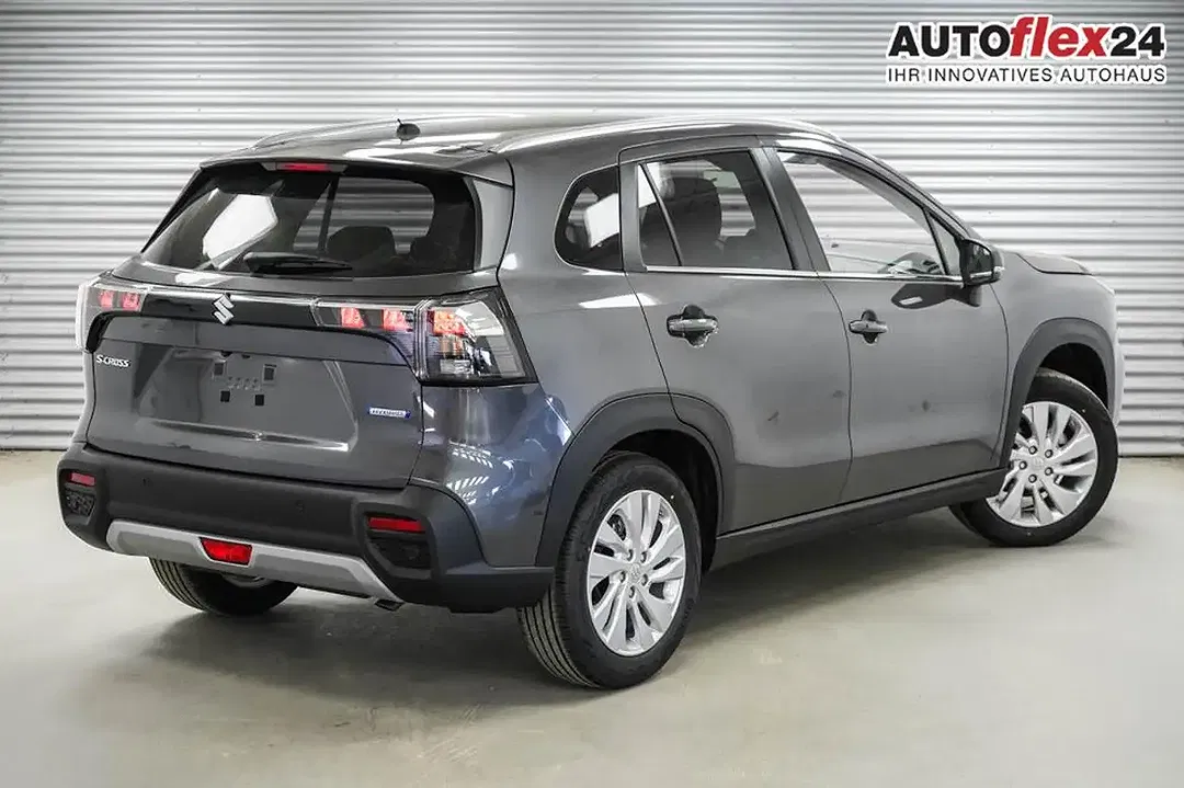 Suzuki S-Cross - Thumbnail 2