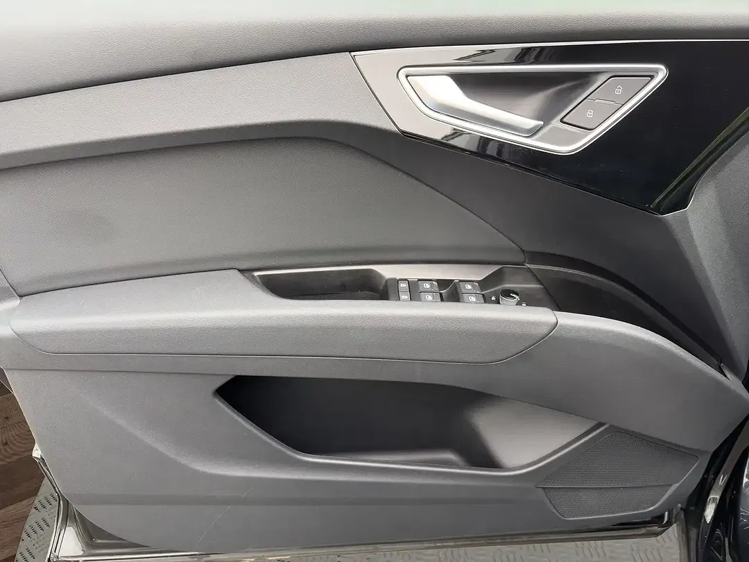 Audi Q4 e-tron - Thumbnail 12