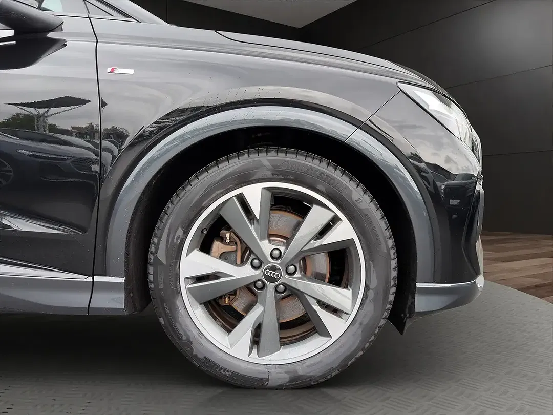 Audi Q4 e-tron - Thumbnail 6