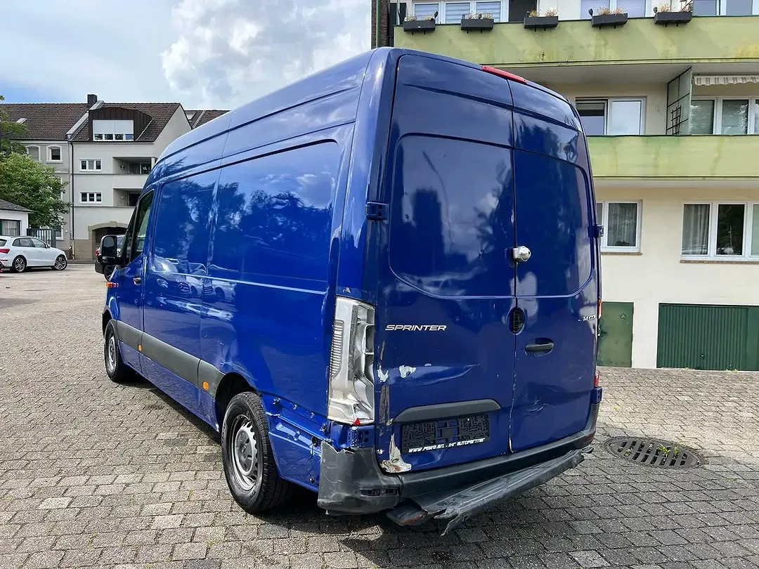 Mercedes-Benz Sprinter - Thumbnail 11